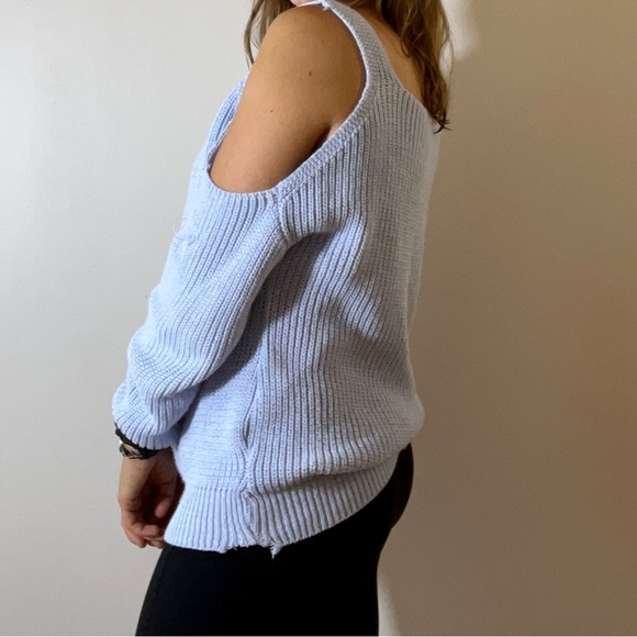 Light blue cold shoulder Boohoo sweater - Picture 5 of 9